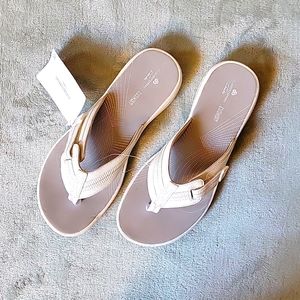 Cloudsteppers by Clarks sandals size 8, white, new with tags